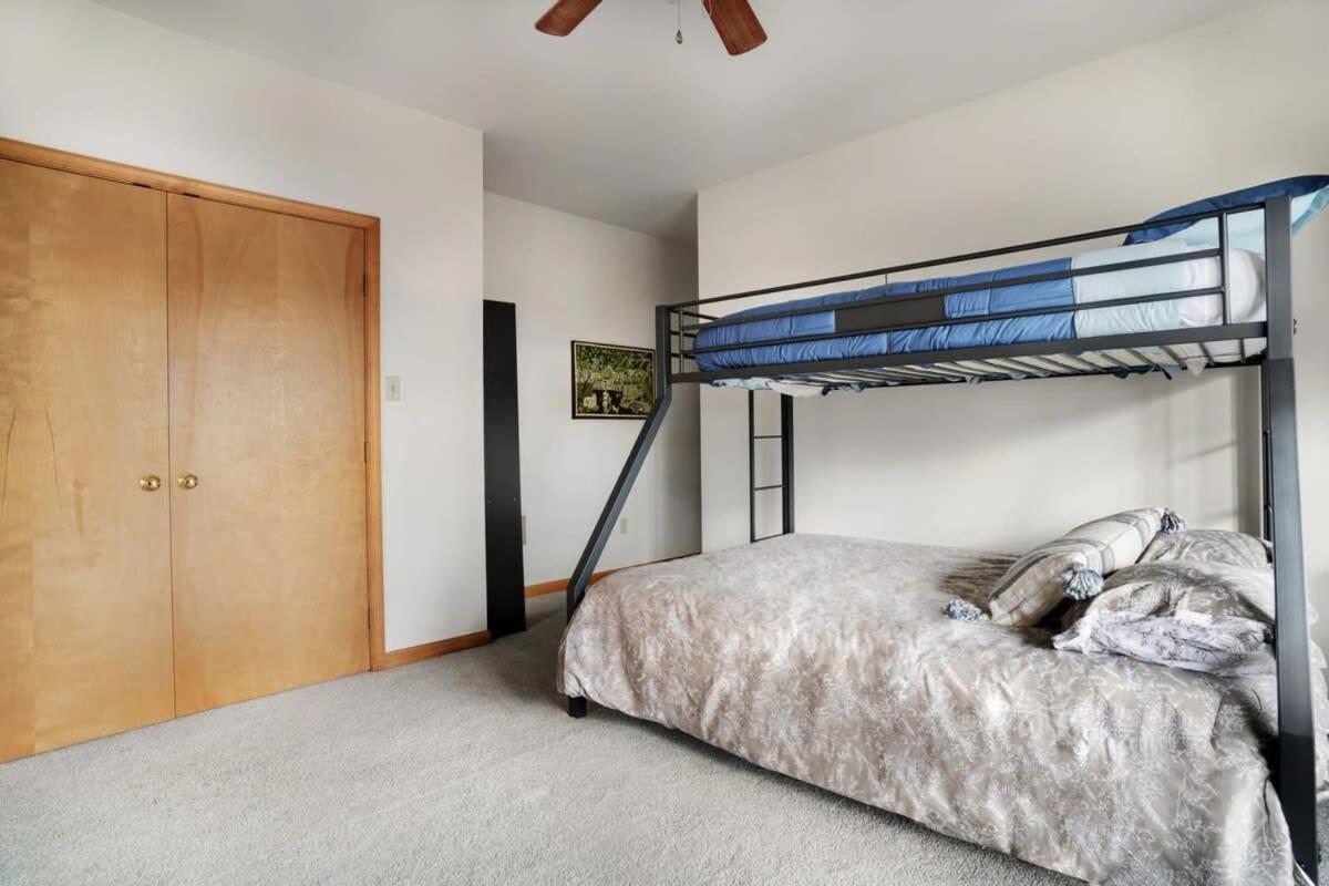 Modern Retreat W Hot Tub, Deck & Resort Amenities Berkeley Springs Exterior photo